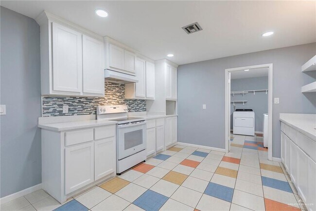 Building Photo - 3316 Palenque Dr