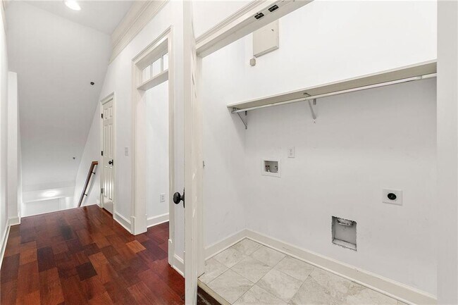 Building Photo - 15 Buford Village Walk