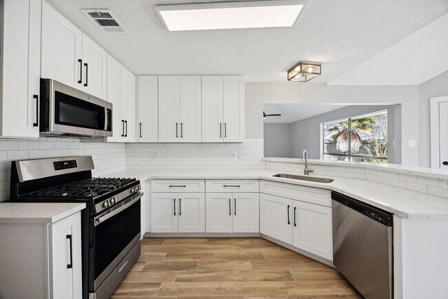 Building Photo - 2942 Waterloo Rd