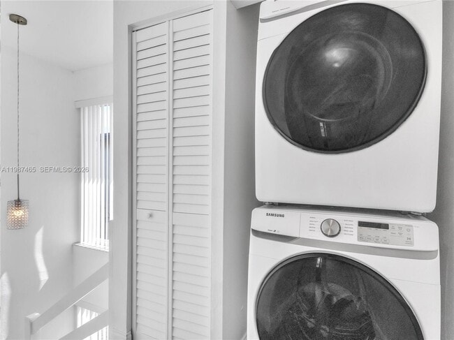 Building Photo - 6505 SW 113th Pl