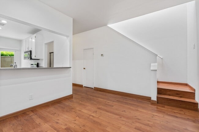 Building Photo - Spacious 2BR/2.5BA Townhome in Prime Milpi...