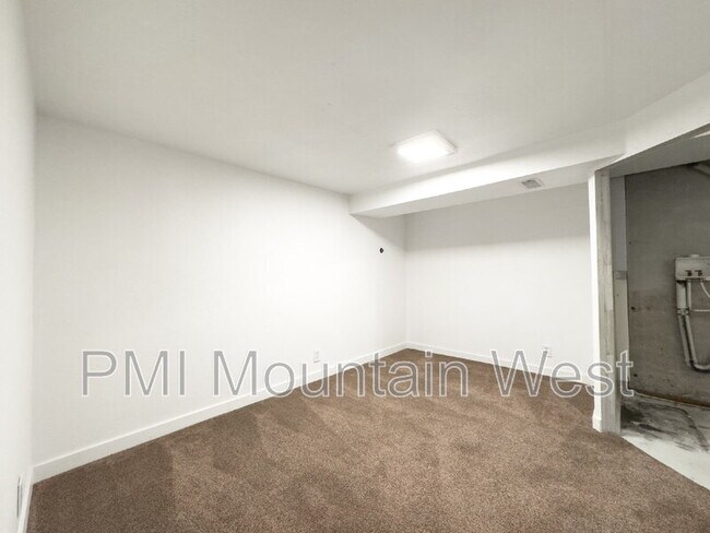 Building Photo - 400 S 350 W