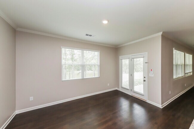 Building Photo - 384 Huntleigh Shores Ln