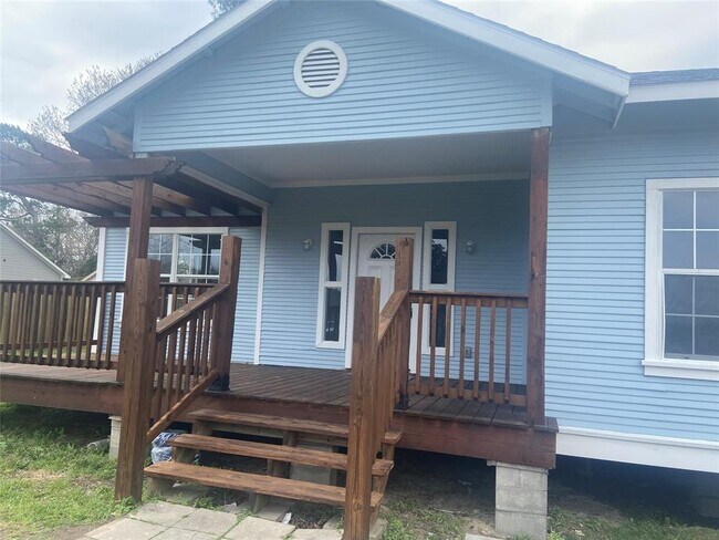 Primary Photo - 10121 Goldcrest St
