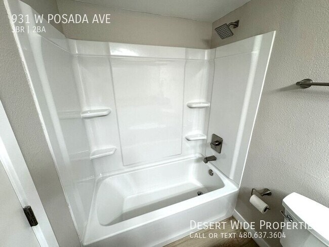 Building Photo - 931 W Posada Ave