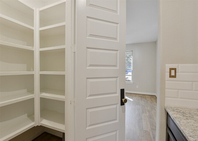 Building Photo - 4042 Steep Woods Dr