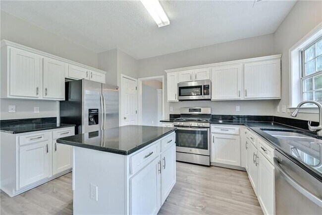 Building Photo - 145 Sessingham Ln