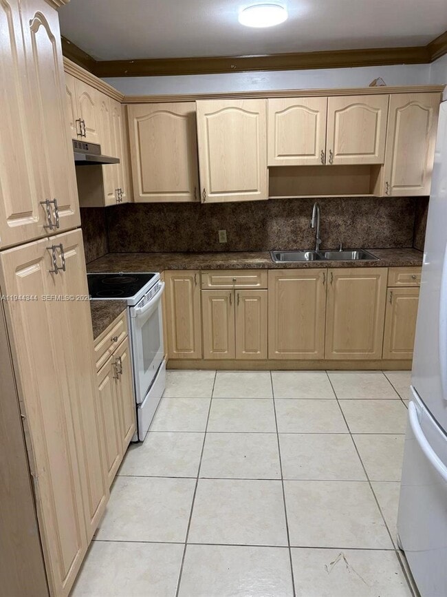 Building Photo - 2830 NW 66th St