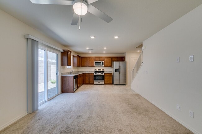 Building Photo - GORGEOUS TOWNHOME*UPGRADED*ALL APPLIANCES*...
