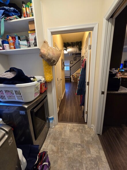 Building Photo - 45652 Tenny Hill St