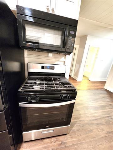 Building Photo - 2114 N Elm St