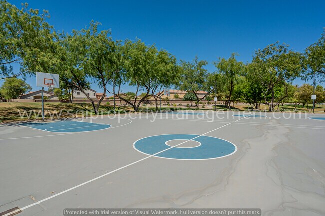 Building Photo - Beautiful split floorplan in a great neigh...