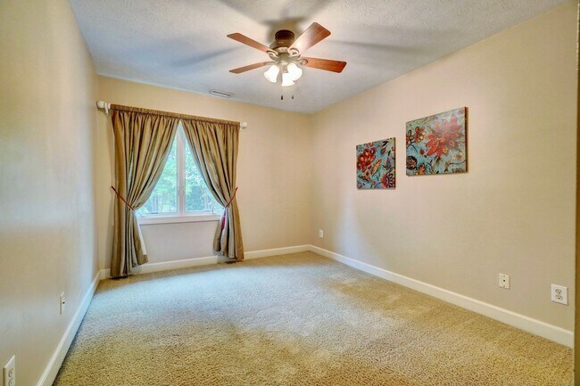 Building Photo - 1700 Jermyn Ln