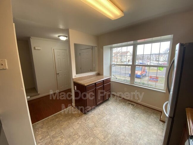 Building Photo - 17970 Milroy Dr