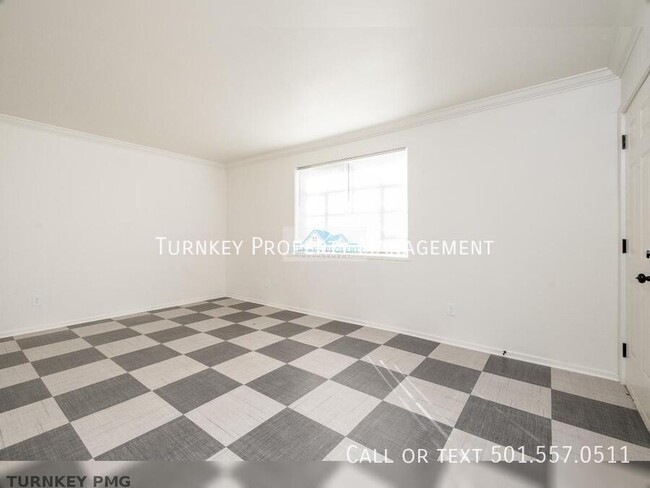 Building Photo - Great new Apartment in MacArthur Park Area...