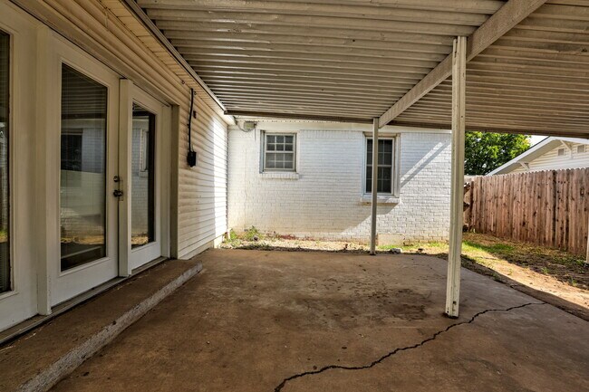 Building Photo - 910 Garver St