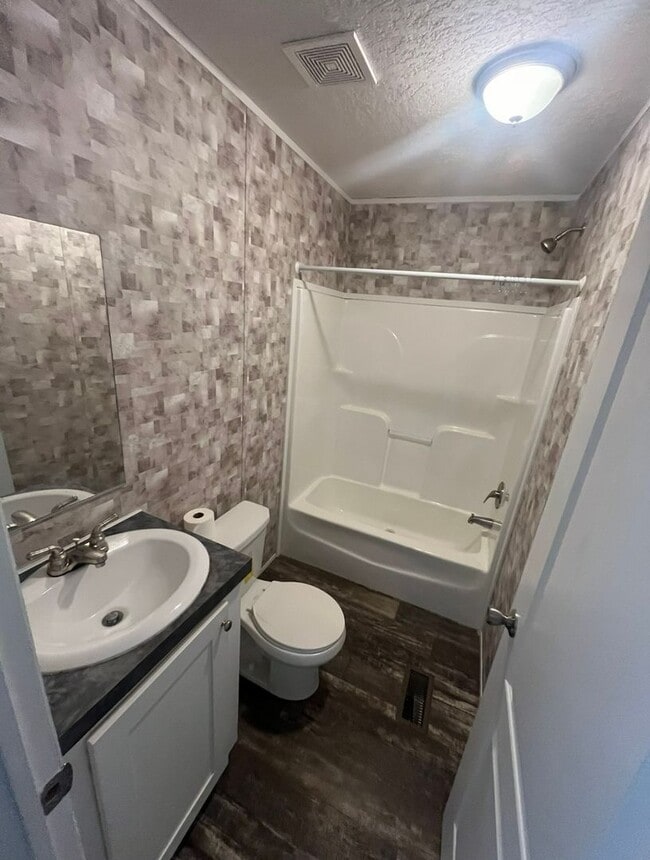 Building Photo - 2 Bed 2 Bath mobile home