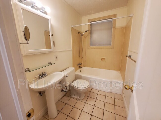 Building Photo - 4750 Tupello St