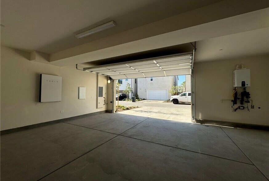 Building Photo - 114 Seep