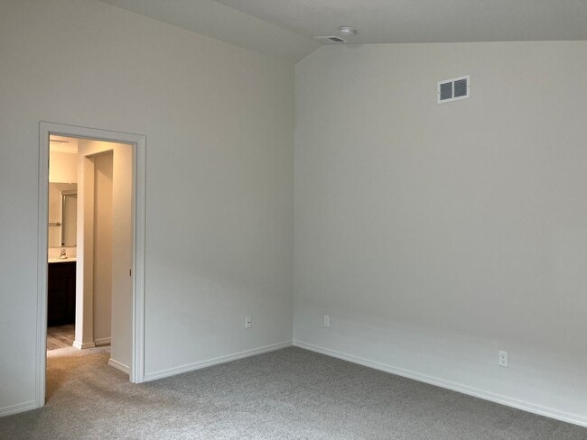 Building Photo - 2023 Three Bedroom Home in Dallas