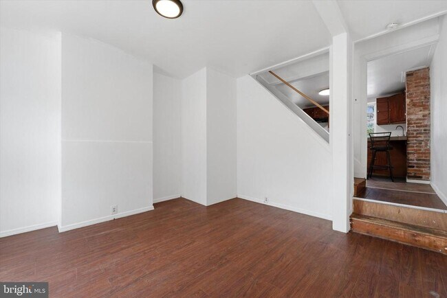 Building Photo - 525 Morse St