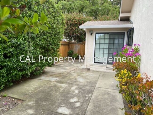 Building Photo - Charming 3 Bedroom in Monterey, CA