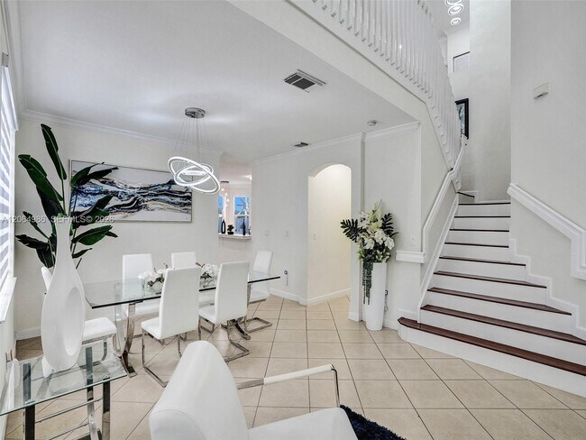 Building Photo - 6662 SW 166th Ct