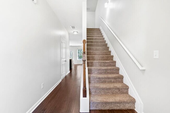 Building Photo - 3316 Pennington Dr