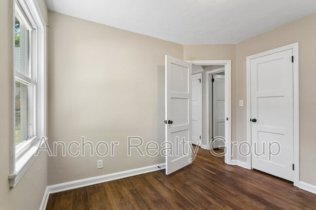 Building Photo - 7730 Ruthven Rd