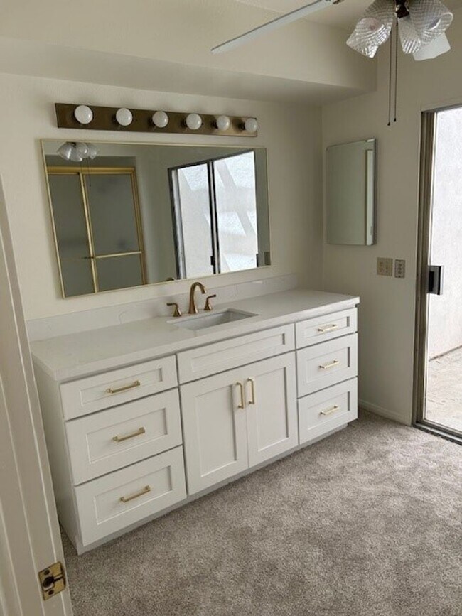 Building Photo - Single level 2-bedroom 2-bath home in private community of Ocean Hills
