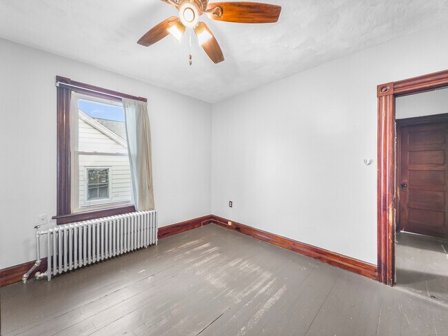 Building Photo - 634 High St