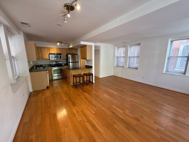 Building Photo - 5350 Pershing Ave