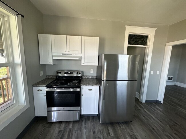 Building Photo - 640-644 8th Street