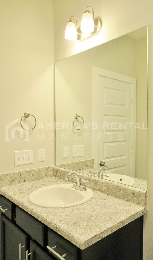 Building Photo - Home for Rent in Tuscaloosa... Available t...