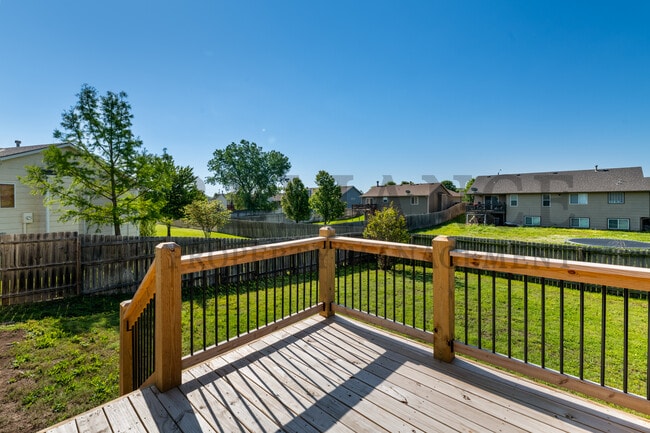 Building Photo - 1318 N Aksarben Ct