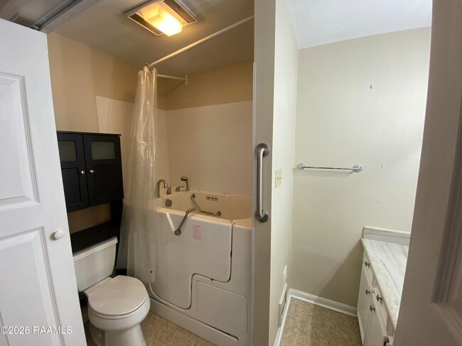 Building Photo - 5133 Sleepy Hollow Dr