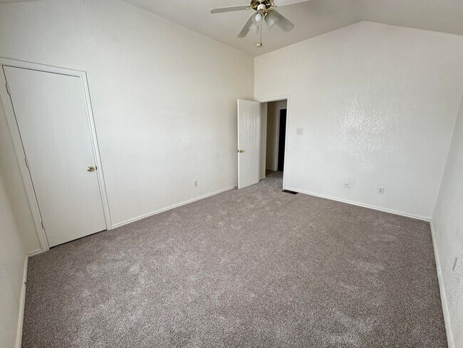 Building Photo - 4503 Jeff Scott Dr