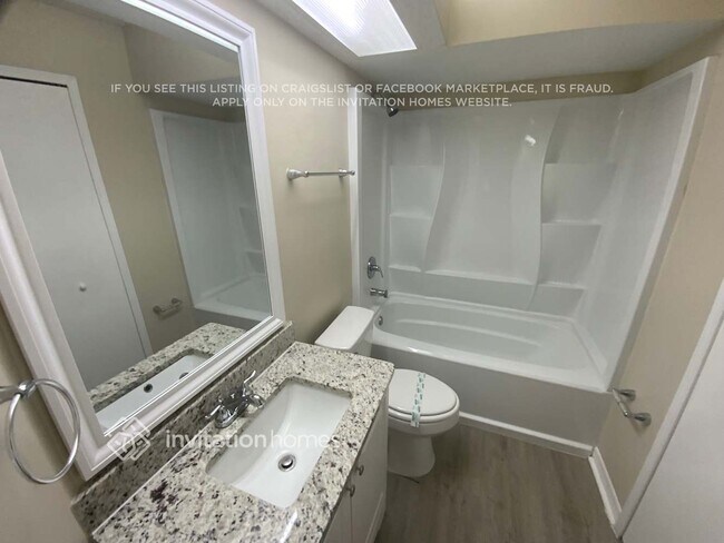 Building Photo - 7924 Honeysuckle Rose Ln