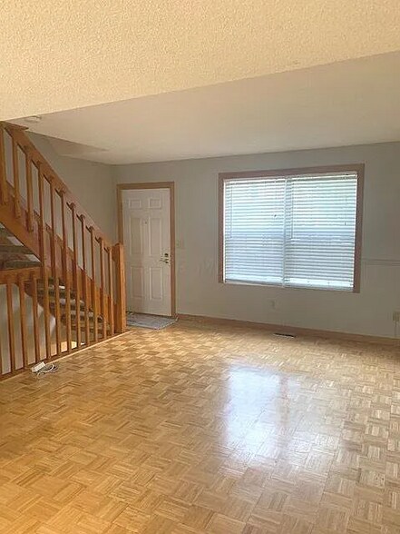 Building Photo - 5125 Singleton Dr