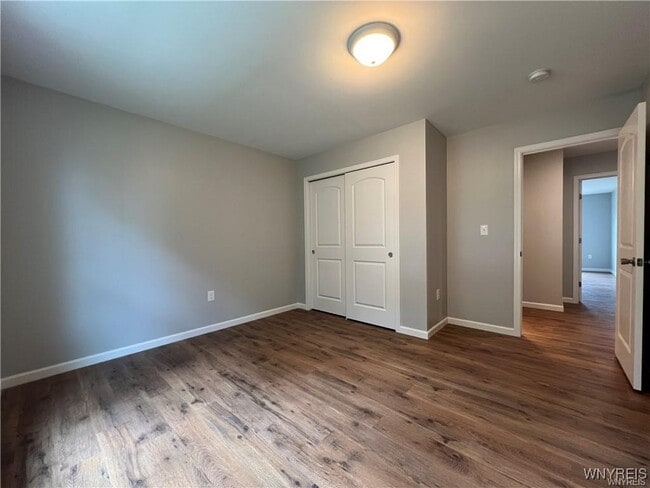 Building Photo - 1589 Center Rd