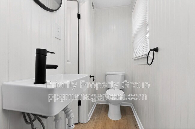 Building Photo - 4601 Coronado Dr