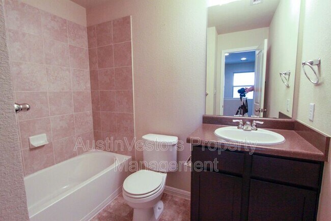 Building Photo - 4504 Esper Ln