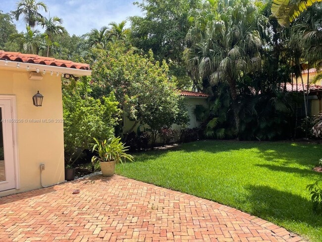 Building Photo - 1512 Certosa Ave