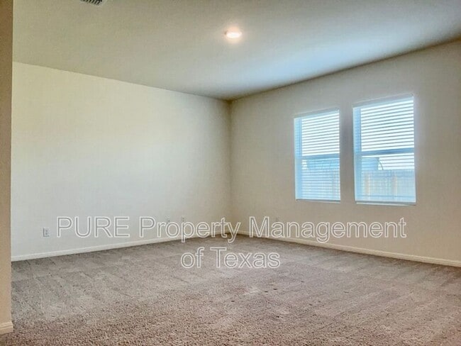 Building Photo - 203 Stonebrook Dr