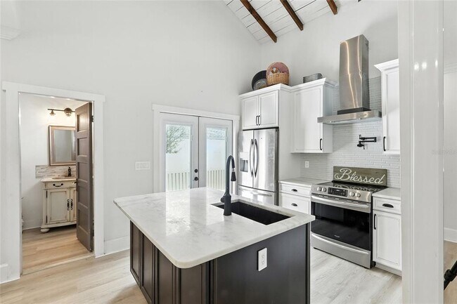 Building Photo - 3634 Burlington Ave N