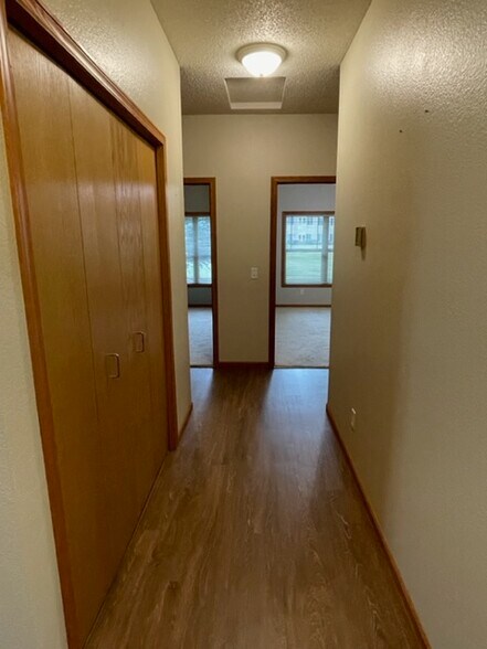 Building Photo - 621 Dublin Ct