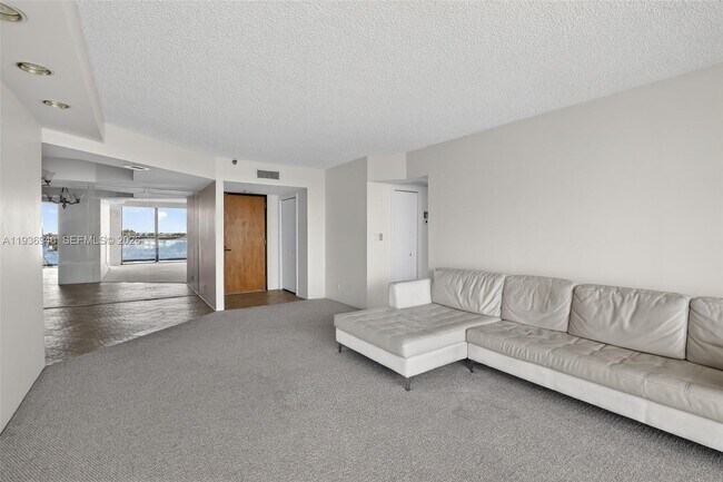 Building Photo - 19707 Turnberry Way