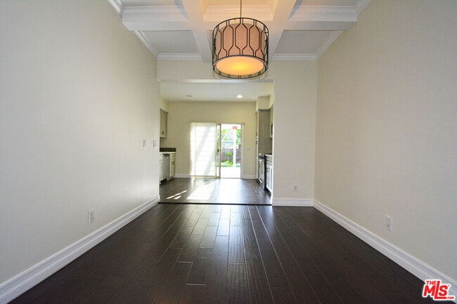 Building Photo - 1093 Avoca Ave