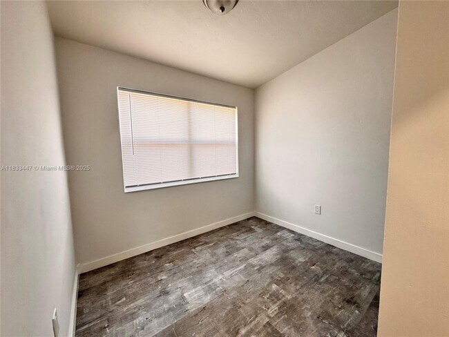 Building Photo - 3501 SW 41st St