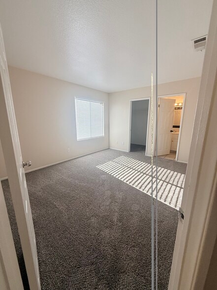 Building Photo - 461 Westminster Pl